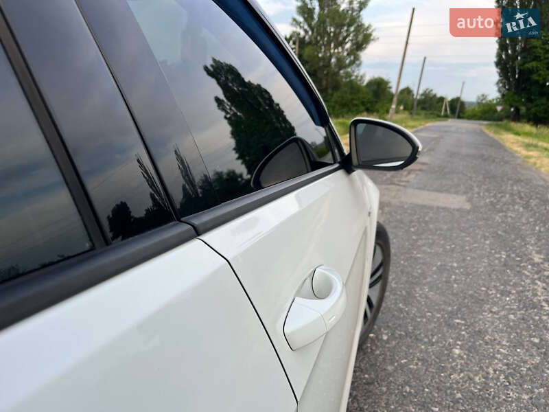 Хэтчбек Volkswagen e-Golf 2015 в Харькове