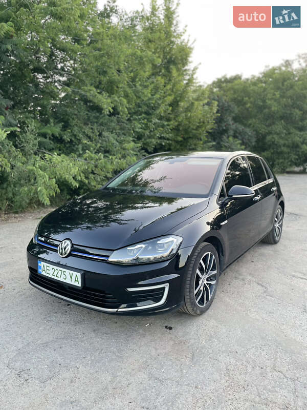 Хетчбек Volkswagen e-Golf 2018 в Павлограді