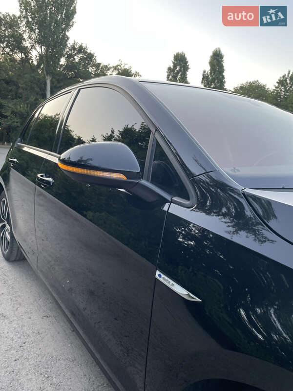 Хетчбек Volkswagen e-Golf 2018 в Павлограді