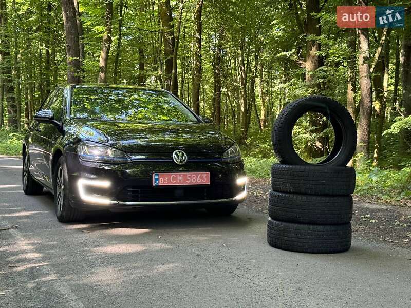 Volkswagen e-Golf 2015