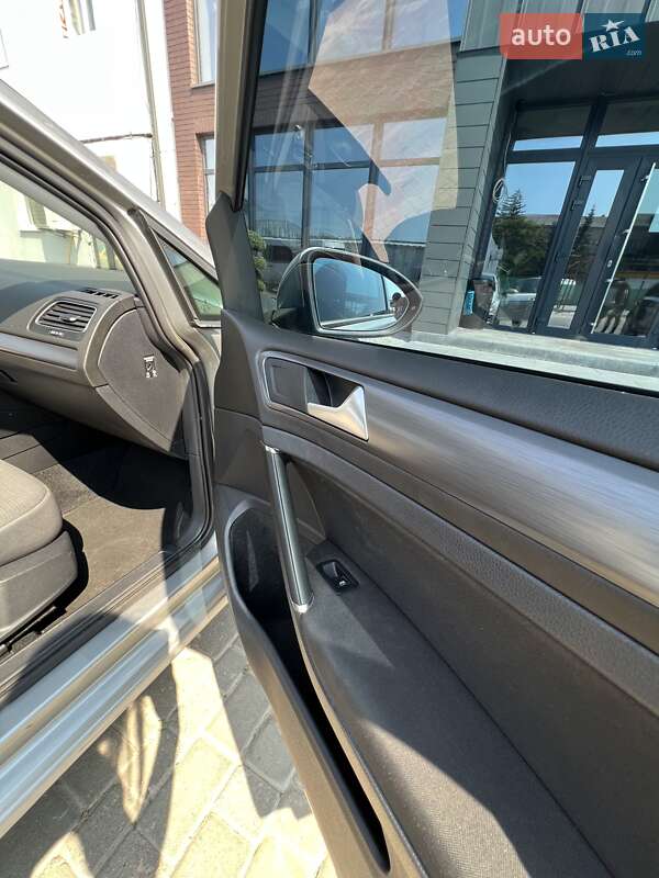 Хэтчбек Volkswagen e-Golf 2018 в Ковеле фото 8 Хэтчбек Volkswagen e-Golf 2018 в Ковеле