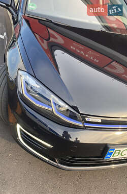 Хетчбек Volkswagen e-Golf 2019 в 