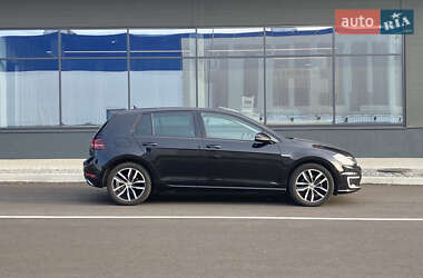 Хетчбек Volkswagen e-Golf 2019 в 