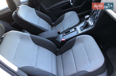 Хэтчбек Volkswagen e-Golf 2014 в 