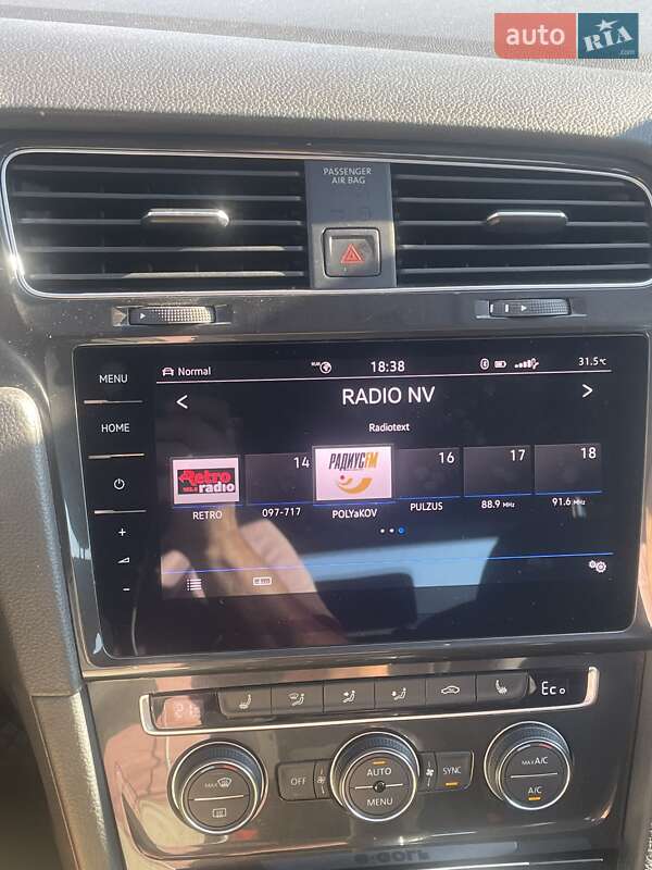 Хэтчбек Volkswagen e-Golf 2020 в Ужгороде