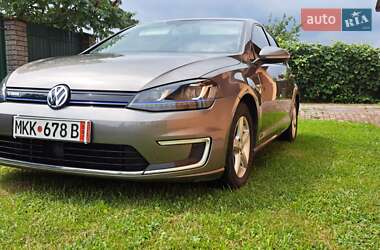 Хэтчбек Volkswagen e-Golf 2015 в Дрогобыче