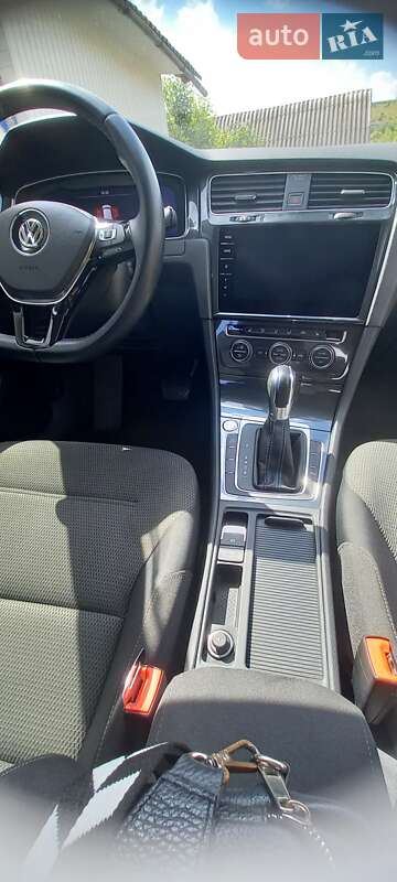 Хэтчбек Volkswagen e-Golf 2017 в Тернополе