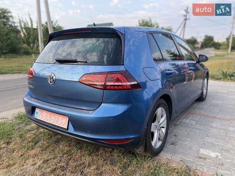 Хетчбек Volkswagen e-Golf 2015 в Кагарлику