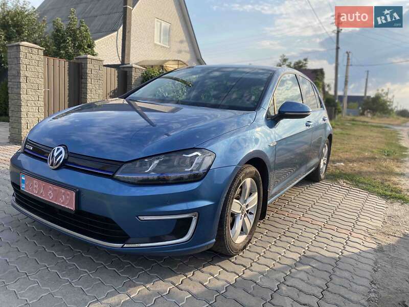 Хетчбек Volkswagen e-Golf 2015 в Кагарлику