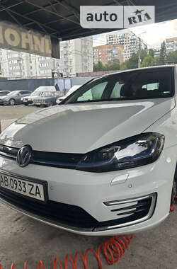 Хэтчбек Volkswagen e-Golf 2018 в Киеве