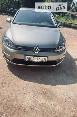 Хэтчбек Volkswagen e-Golf 2015 в Кривом Роге