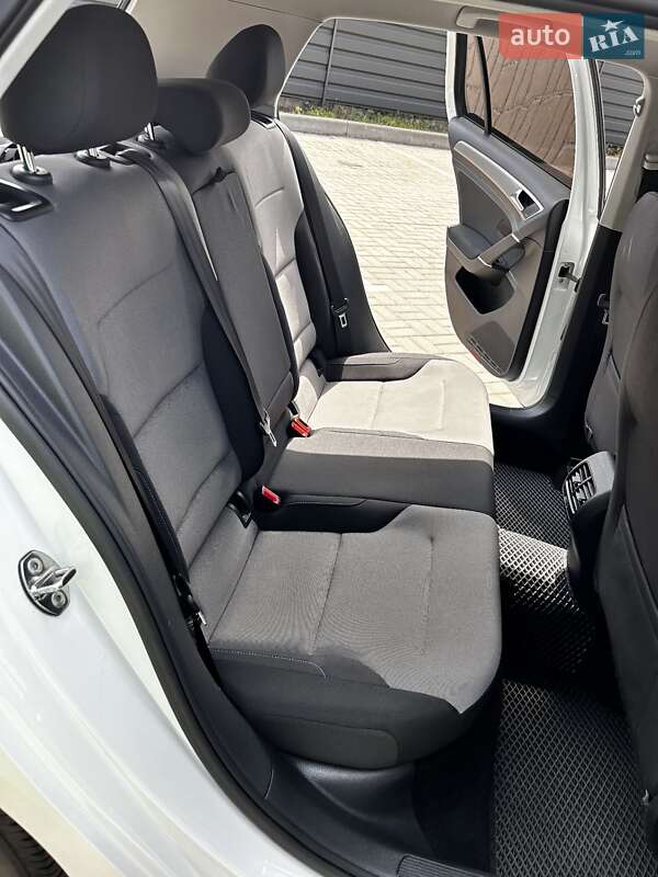 Хетчбек Volkswagen e-Golf 2015 в Черкасах
