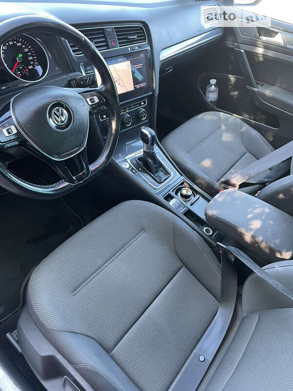 Хэтчбек Volkswagen e-Golf 2018 в Черновцах фото 8 Хэтчбек Volkswagen e-Golf 2018 в Черновцах