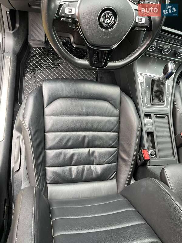 Хэтчбек Volkswagen e-Golf 2015 в Рожнятове