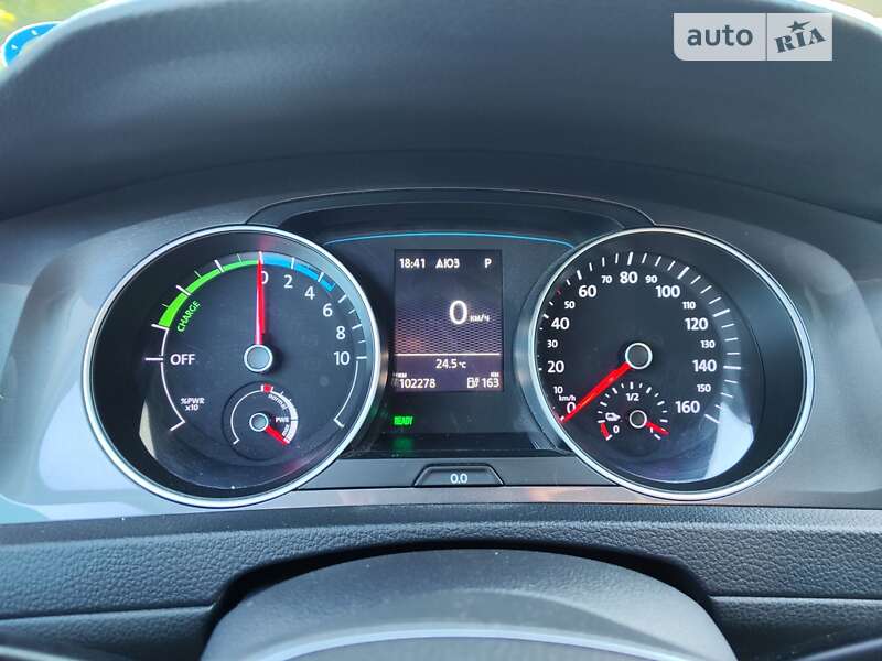 Хетчбек Volkswagen e-Golf 2015 в Дрогобичі