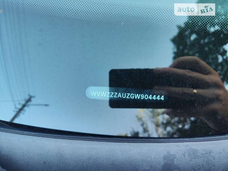 Хетчбек Volkswagen e-Golf 2015 в Дрогобичі