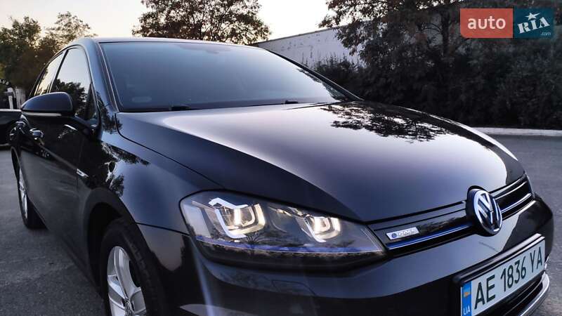 Хэтчбек Volkswagen e-Golf 2016 в Днепре