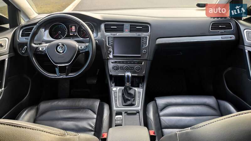 Хэтчбек Volkswagen e-Golf 2016 в Днепре