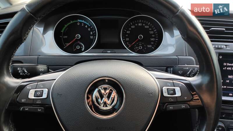 Хэтчбек Volkswagen e-Golf 2016 в Днепре
