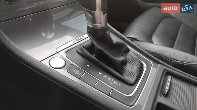 Хэтчбек Volkswagen e-Golf 2016 в Днепре