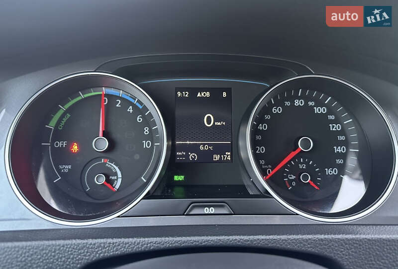 Хэтчбек Volkswagen e-Golf 2015 в Ивано-Франковске