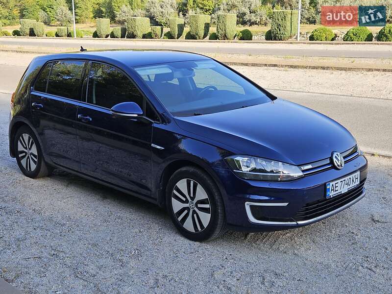 Хетчбек Volkswagen e-Golf 2017 в Дніпрі