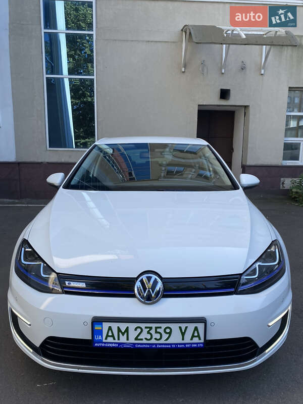 Хетчбек Volkswagen e-Golf 2015 в Житомирі