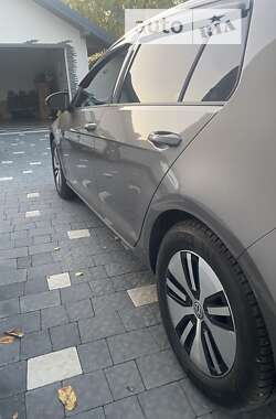 Хэтчбек Volkswagen e-Golf 2014 в Львове