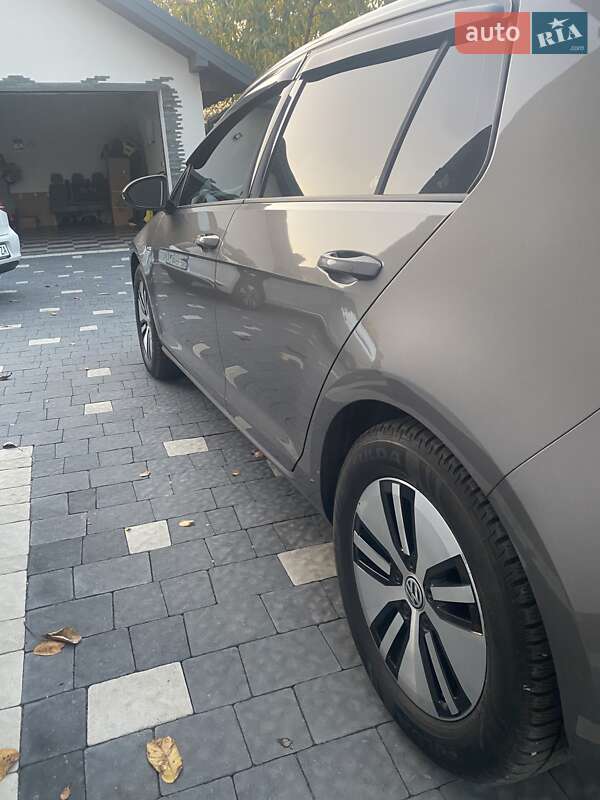 Volkswagen e-Golf 2014