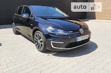 Хэтчбек Volkswagen e-Golf 2018 в Казатине