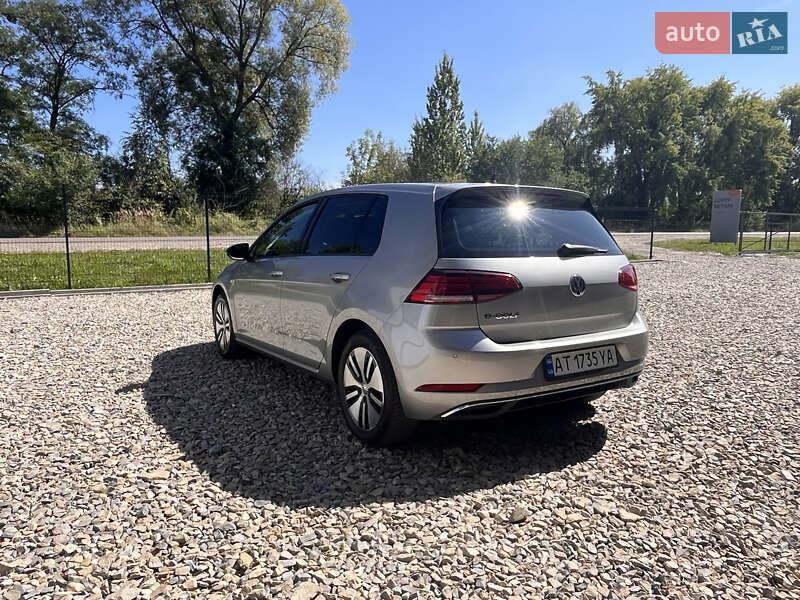 Хэтчбек Volkswagen e-Golf 2018 в Калуше