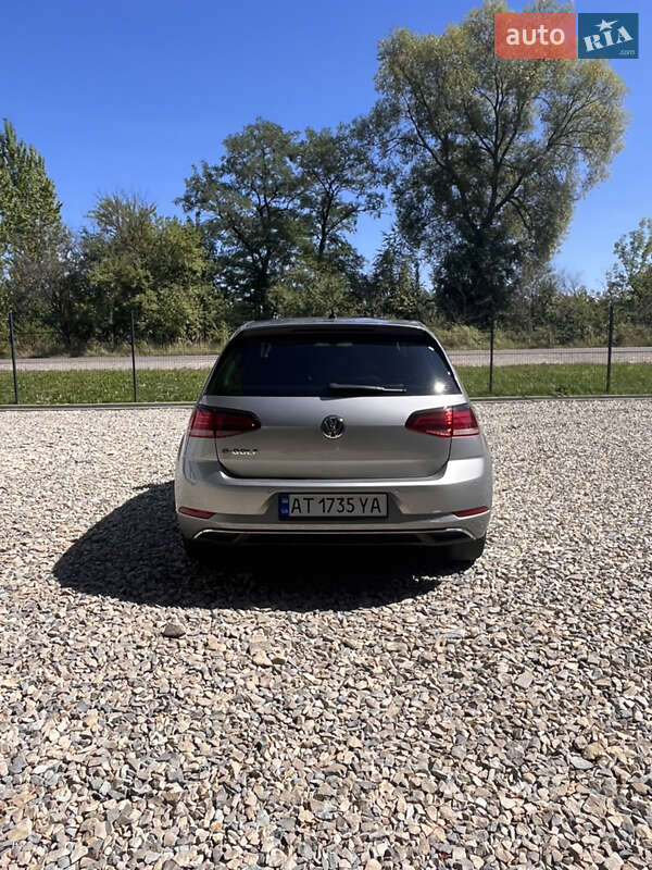 Хэтчбек Volkswagen e-Golf 2018 в Калуше