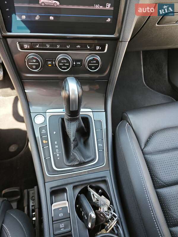 Хетчбек Volkswagen e-Golf 2019 в Луцьку