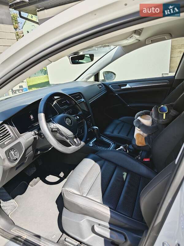 Хетчбек Volkswagen e-Golf 2019 в Луцьку