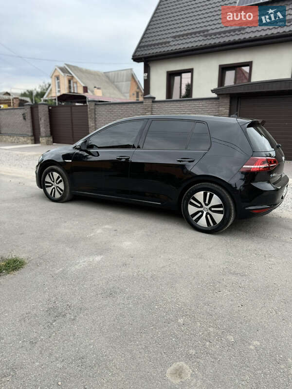 Хэтчбек Volkswagen e-Golf 2015 в Кропивницком