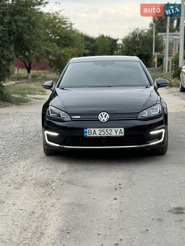 Хэтчбек Volkswagen e-Golf 2015 в Кропивницком