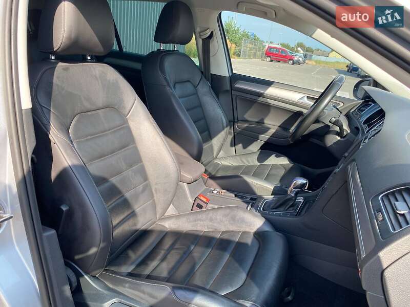 Хэтчбек Volkswagen e-Golf 2015 в Луцке