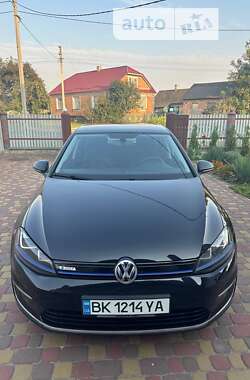 Хэтчбек Volkswagen e-Golf 2014 в Дубно