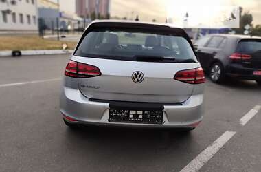 Хэтчбек Volkswagen e-Golf 2015 в Киеве