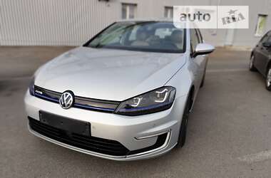 Хэтчбек Volkswagen e-Golf 2015 в Киеве