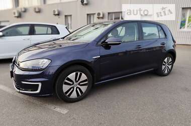 Хетчбек Volkswagen e-Golf 2015 в Києві