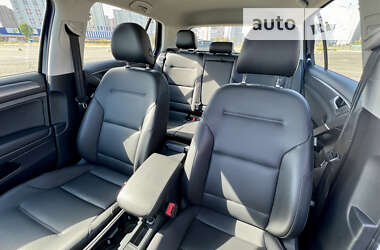Хетчбек Volkswagen e-Golf 2017 в 
