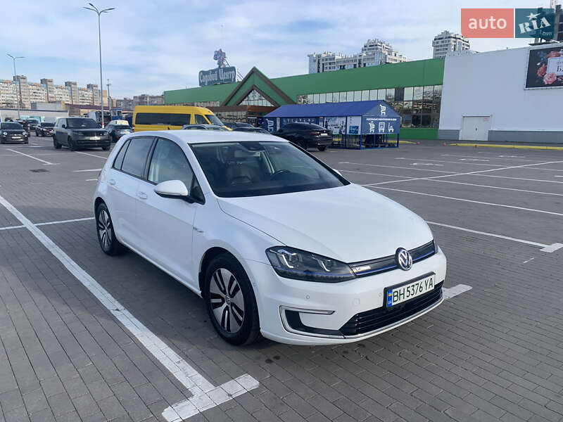 Volkswagen e-Golf 2015