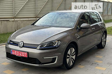 Хэтчбек Volkswagen e-Golf 2015 в 