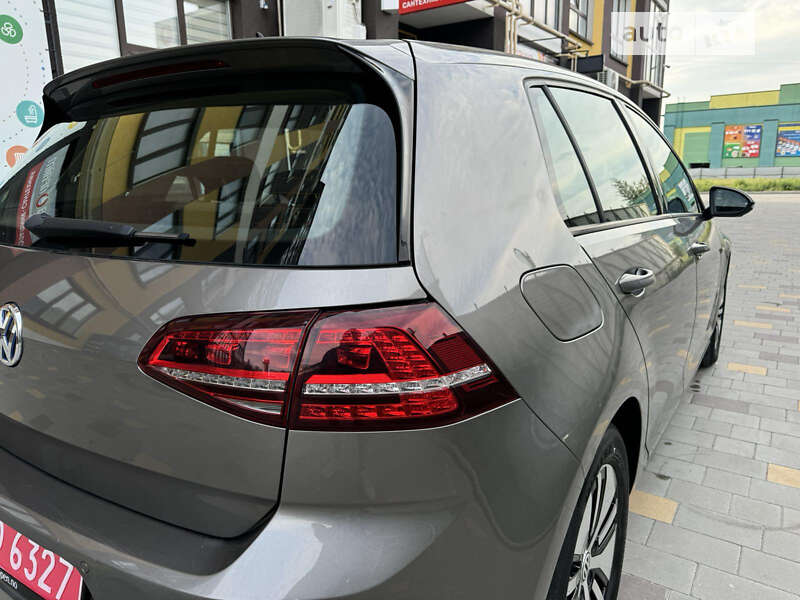 Хетчбек Volkswagen e-Golf 2015 в Красилові