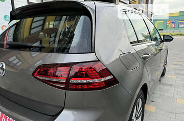 Хэтчбек Volkswagen e-Golf 2015 в 