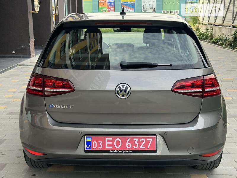 Хетчбек Volkswagen e-Golf 2015 в Красилові