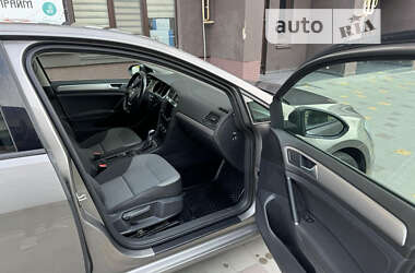 Хэтчбек Volkswagen e-Golf 2015 в 