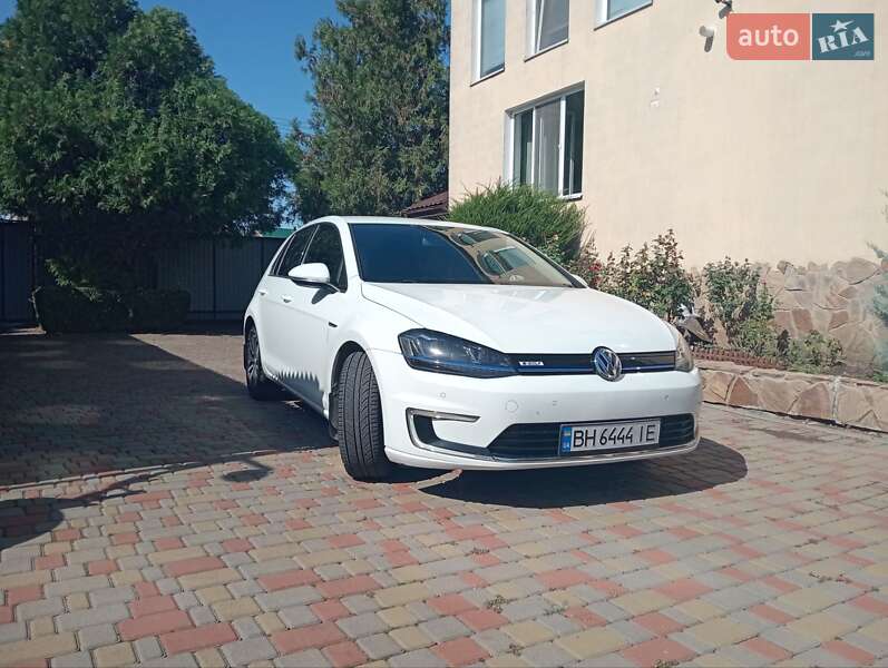 Хетчбек Volkswagen e-Golf 2015 в Одесі
