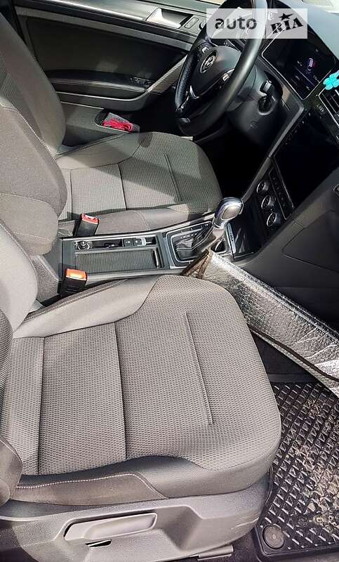 Хэтчбек Volkswagen e-Golf 2017 в Кривом Роге